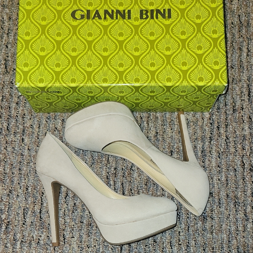 Gianni Bini Elegant Cream High Heels